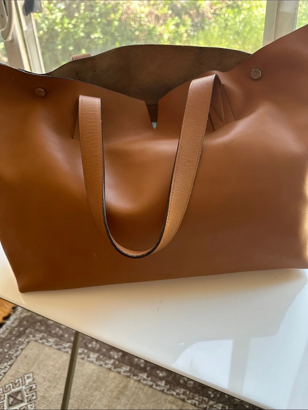 Vince minimalist cognac